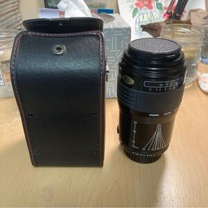 Sigma Beauty Black Zoom Lens with Leather Case